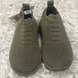 NWT ZARA Toddler Green Sock Sneakers Size 7 (23)